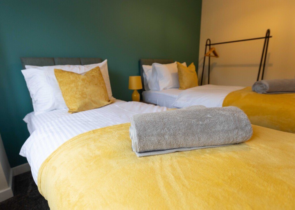 Furnished 1 month short term rental near Gatwick Airport